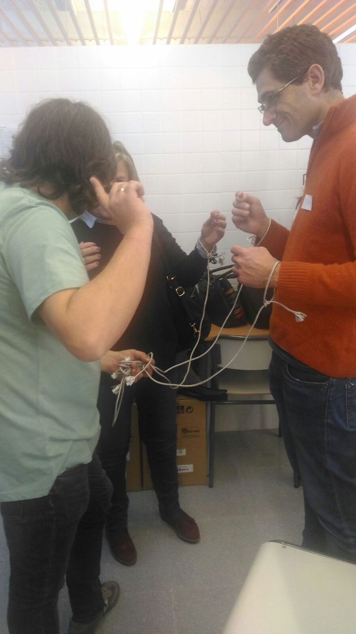 Profesores practicando una prueba