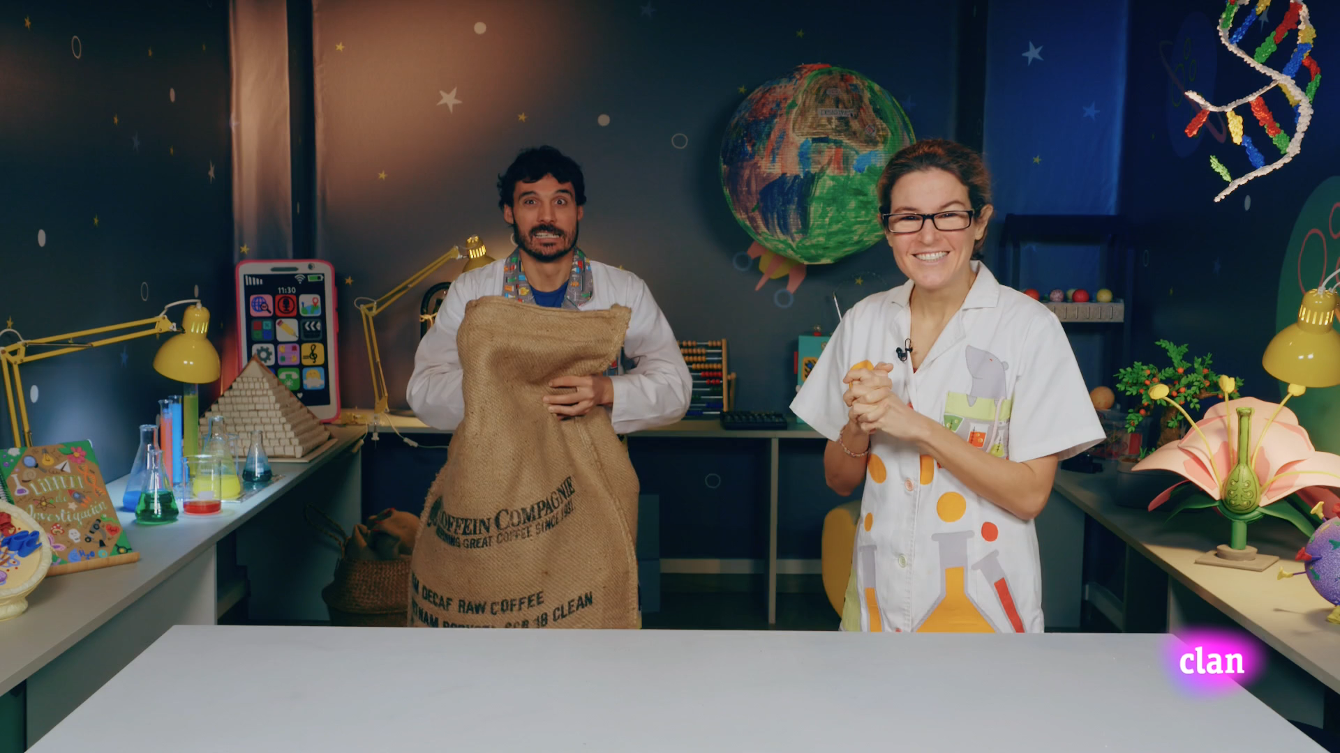 Imagen de Pintando huevos