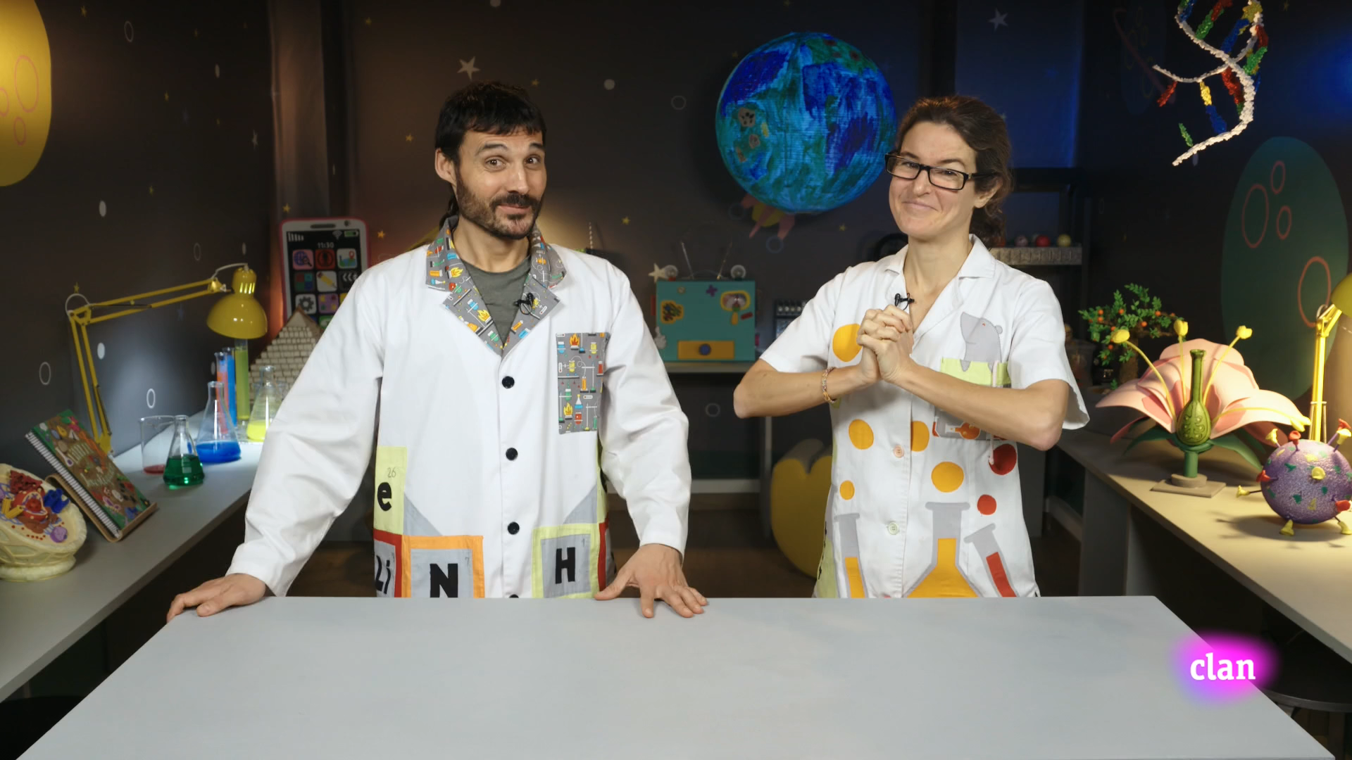 Imagen de La maja y el majo vestidos