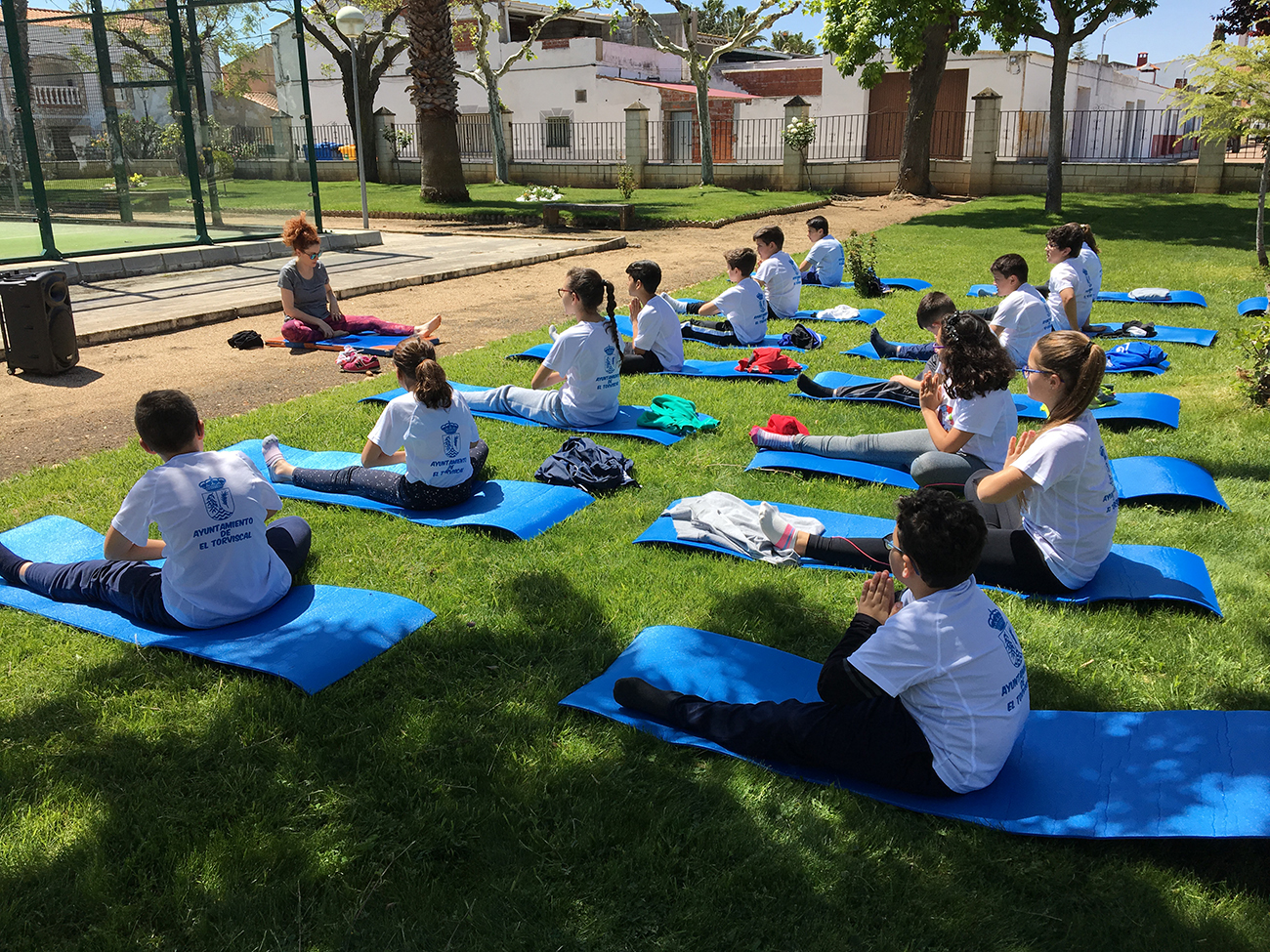  Sesión de yoga en el parque 