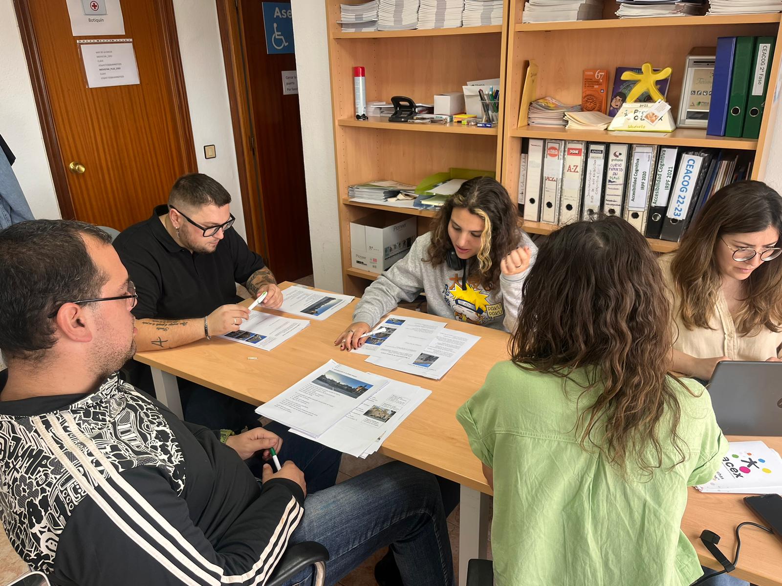 Validación de nuestros textos a lectura fácil por Plena Inclusión Mérida