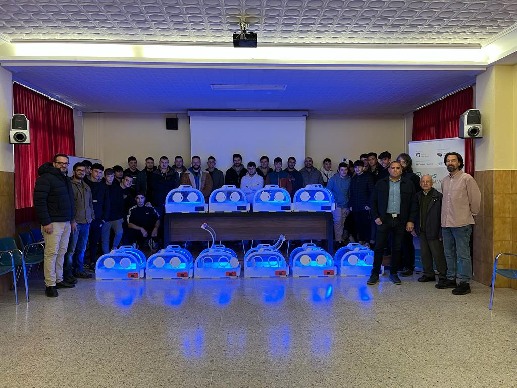 Alumnado de Don Bosco (León) exponiendo su trabajo al centro