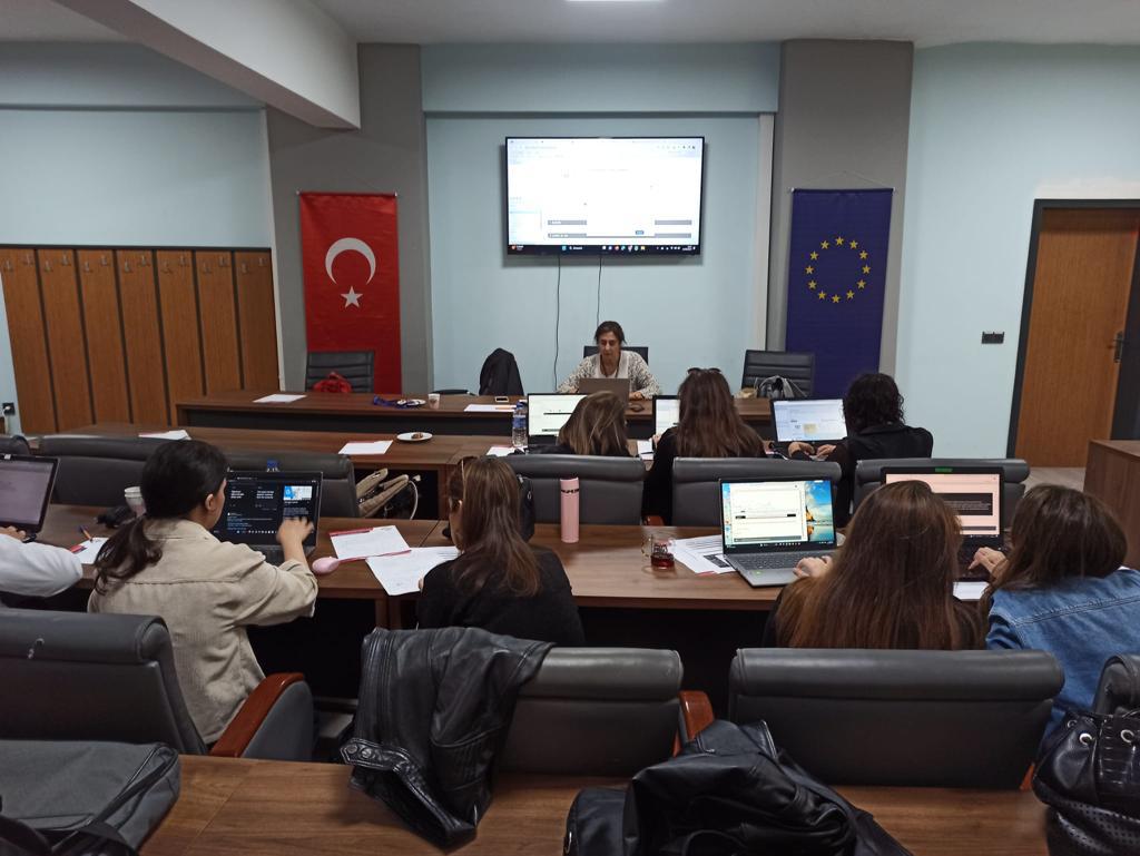 Difundiendo el proyecto en Turquía