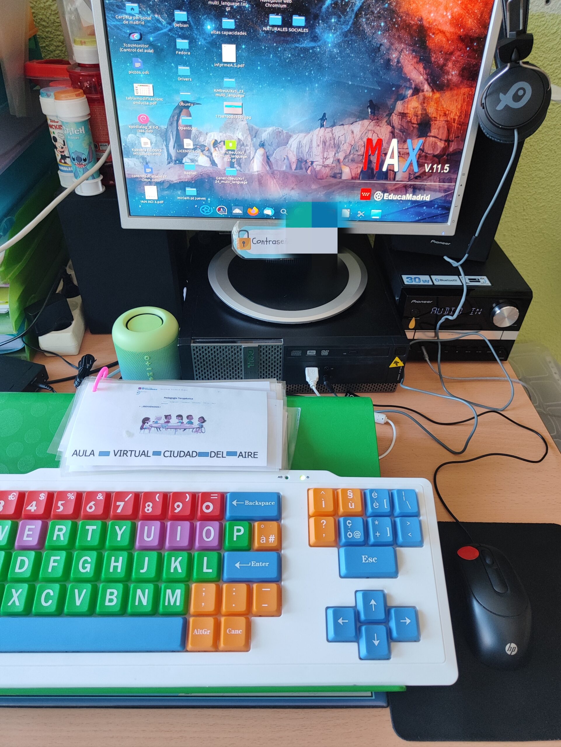 Teclado adaptado y claves visuales en el ratón y ordenador Teclado adaptado y claves visuales en el ratón y ordenador