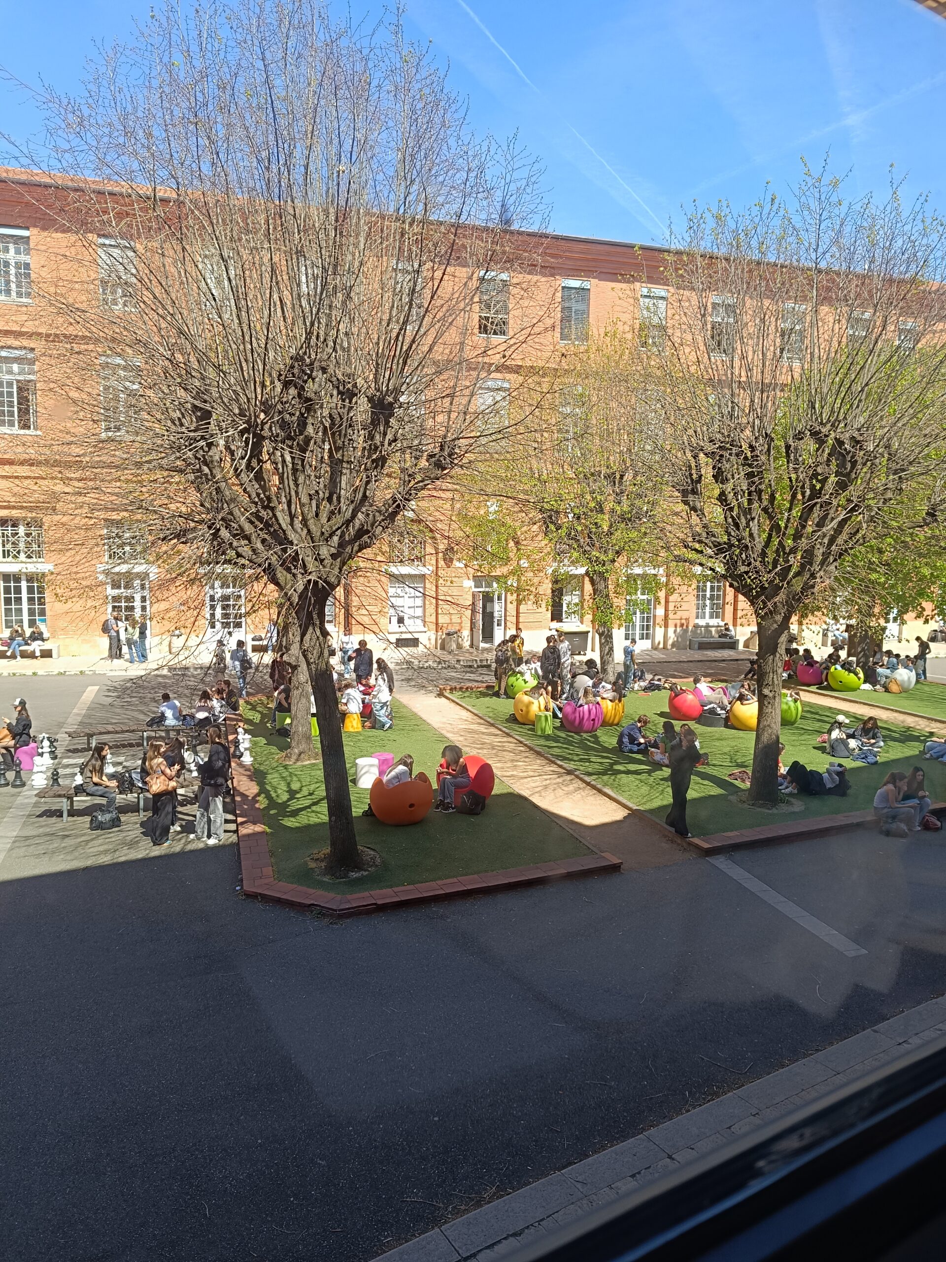 Estancia profesional en Lycée Général et Technologique Ozenne en Toulouse (Francia)