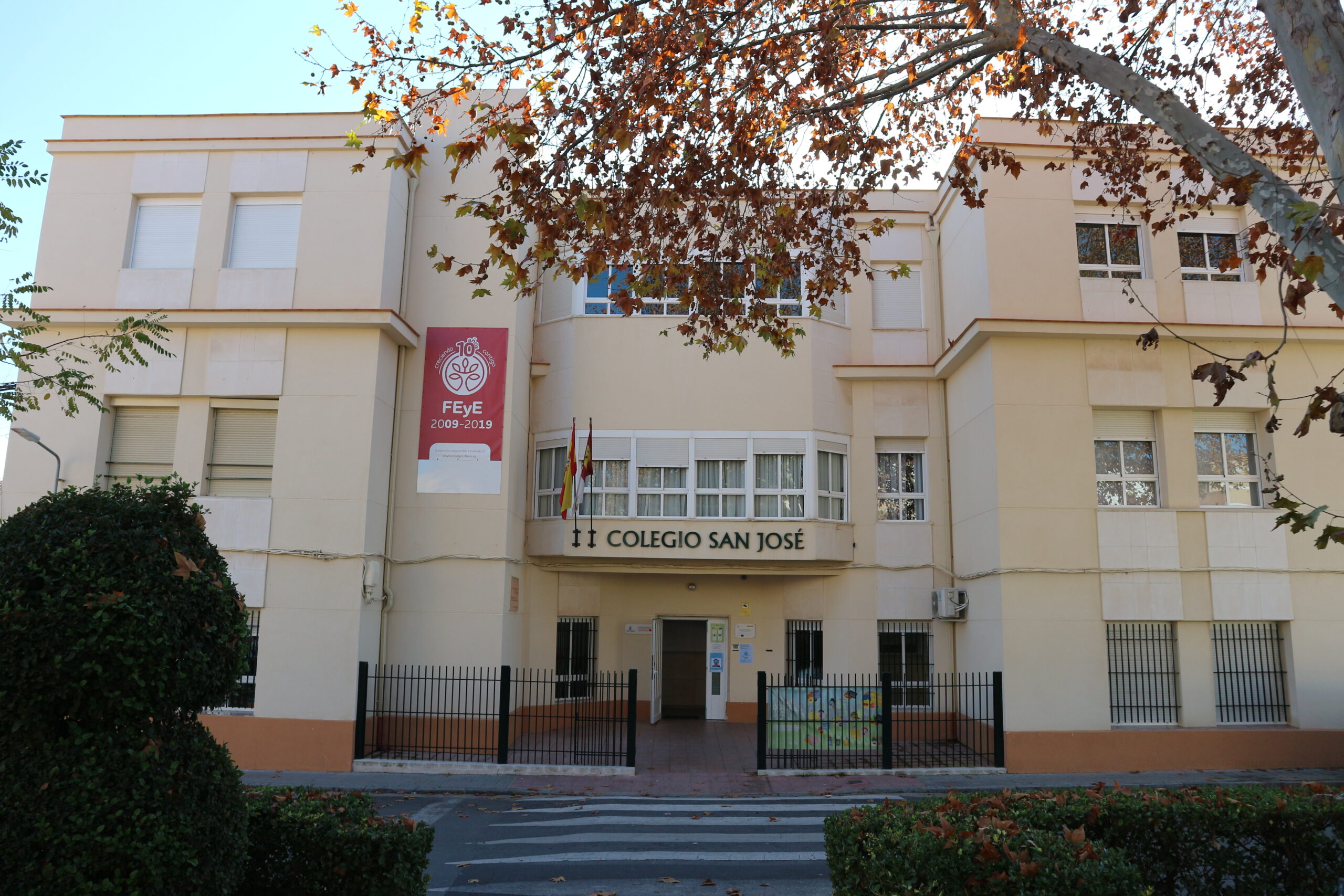 Fachada Colegio San José Fachada Colegio San José