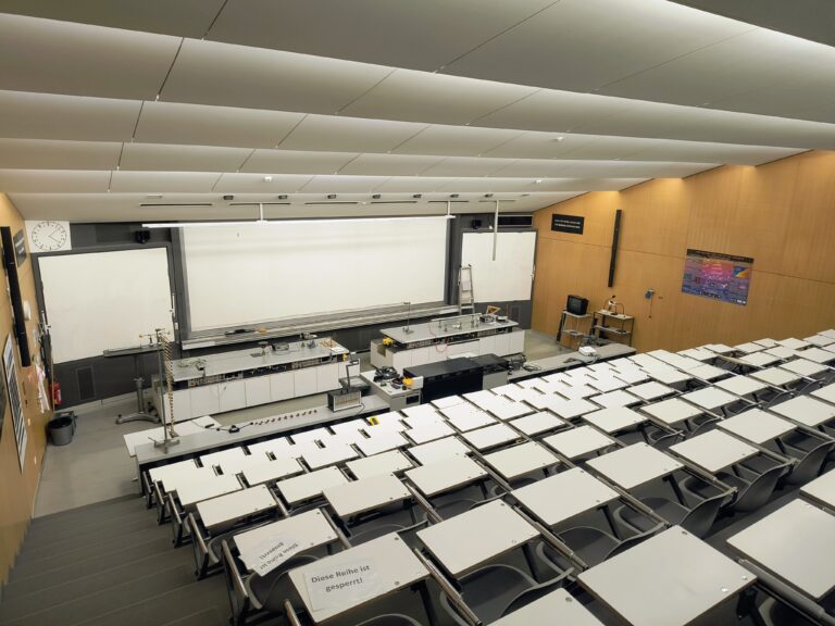 Estancia profesional en Gymnasium Neufeld en Berna (Suiza)