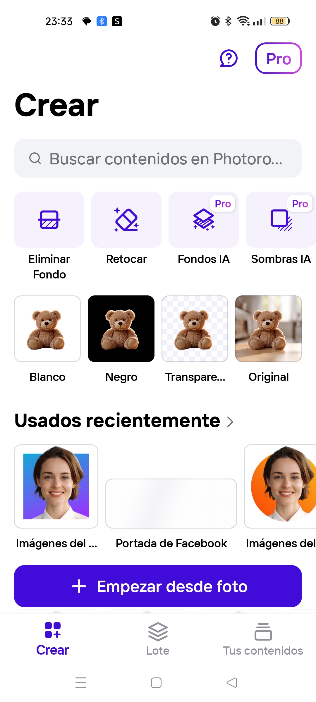 Figura 2.2 - Capturas de pantalla de PhotoRoom en su versión para escritorio y para móvil.