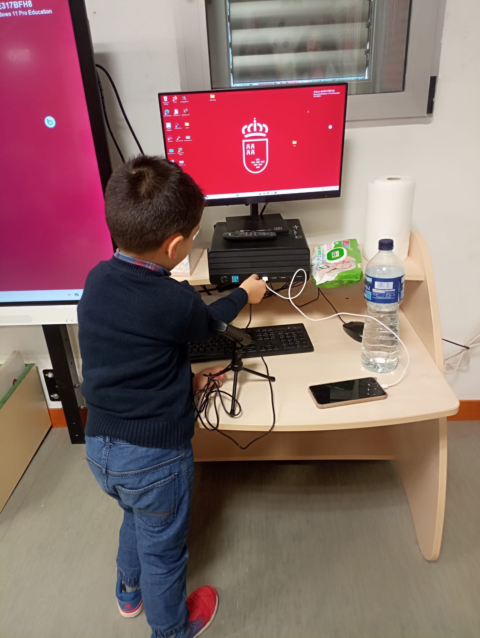 Instalamos el micrófono Instalamos el micrófono