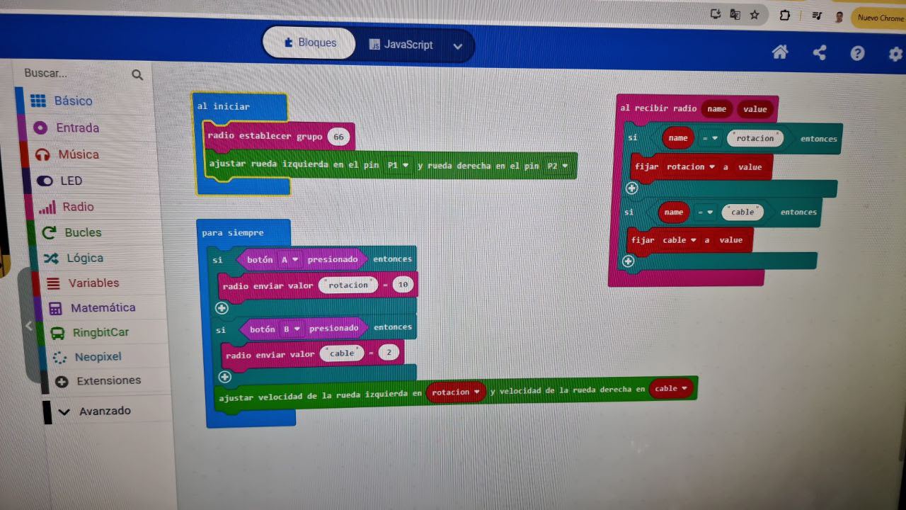 Ejemplo de código realizado con microbit. Control de una grúa de obra