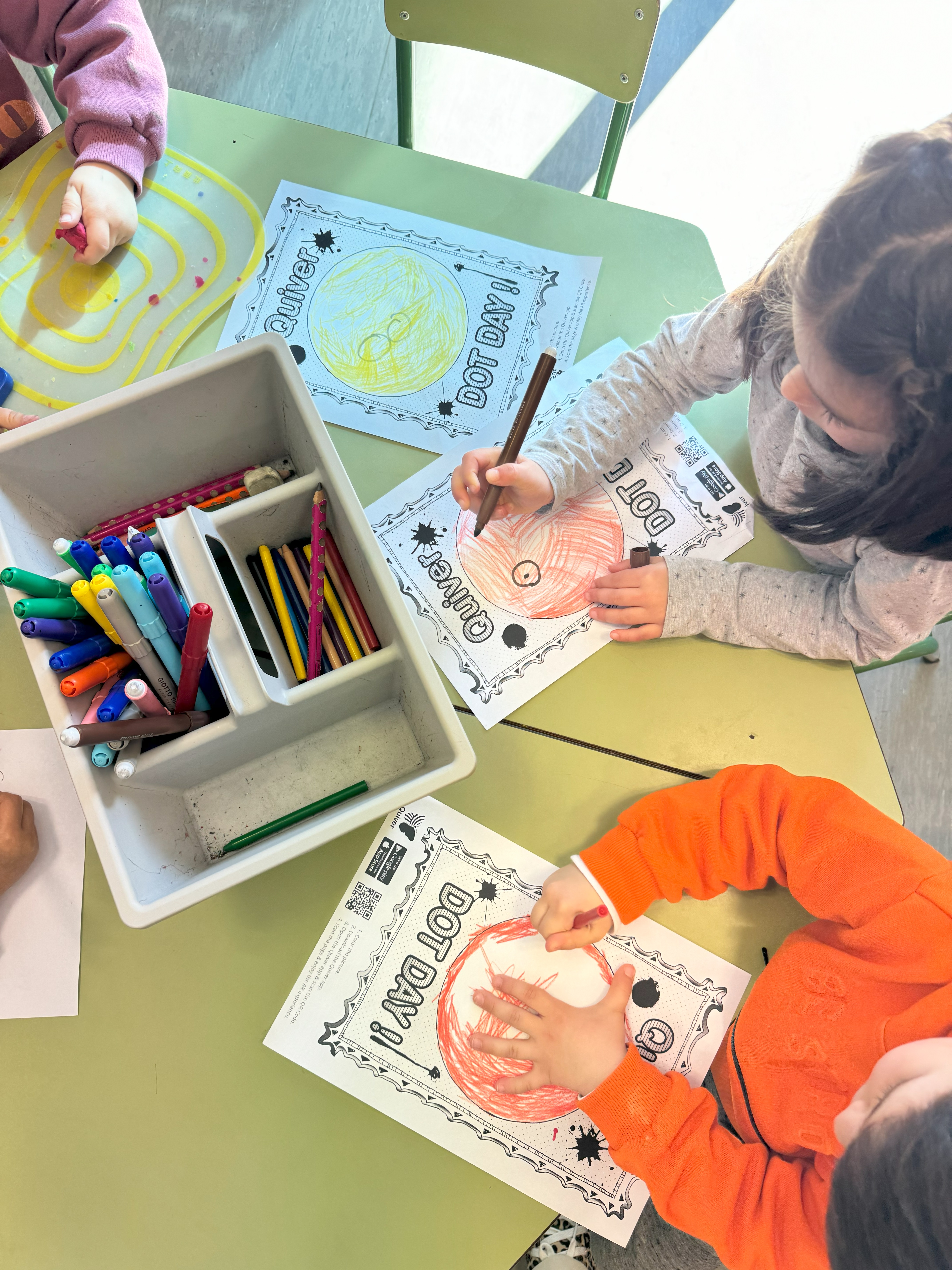 Pintando los dibujos de Quiver Pintando los dibujos de Quiver