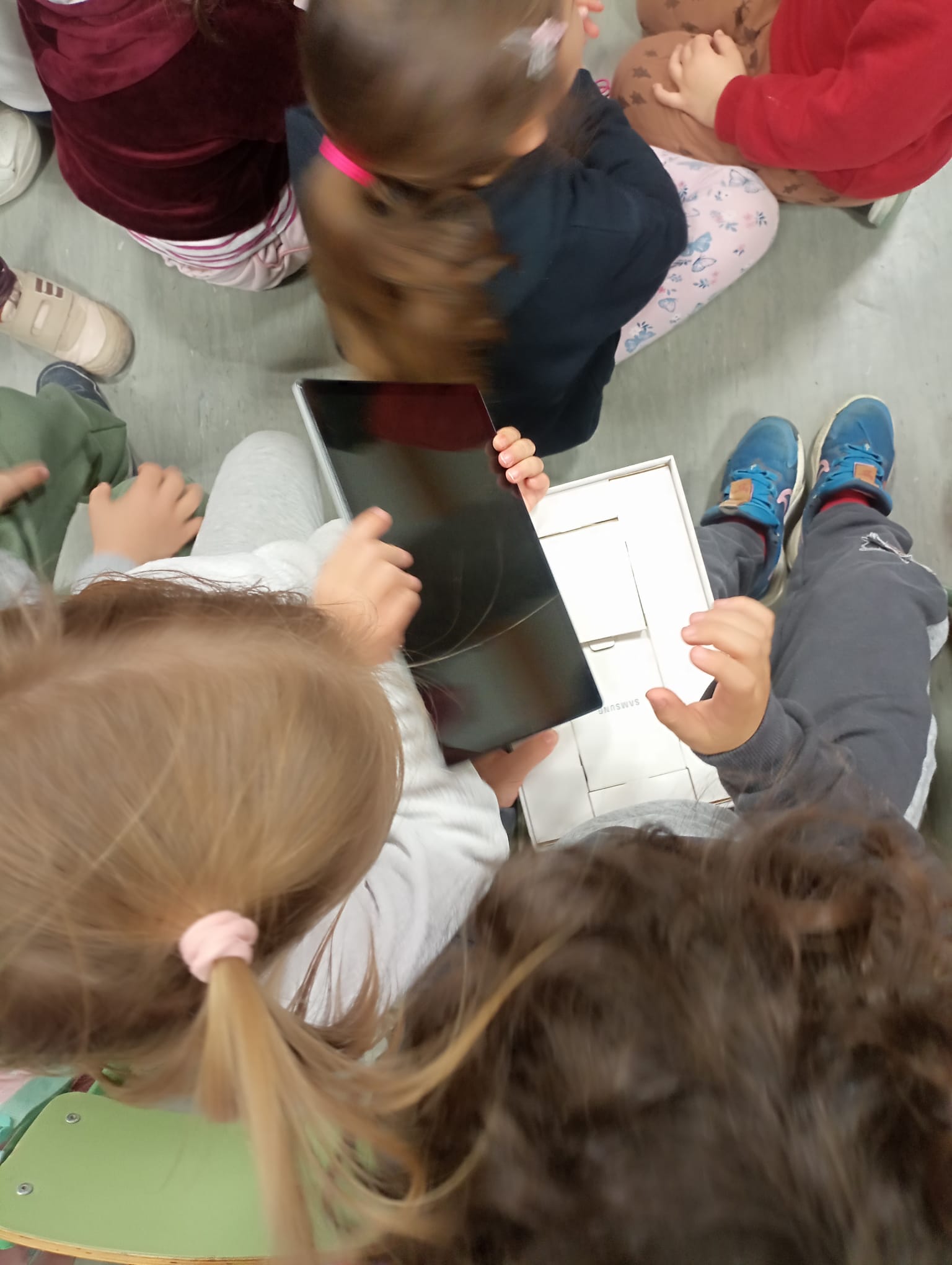 Guardar el material es una gran tarea Guardar el material es una gran tarea