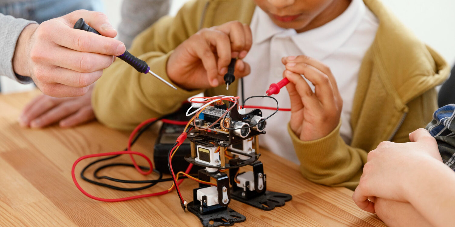 Imagen de Crea tu robot