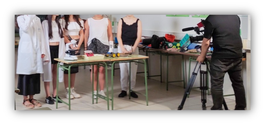 El vídeo puede trabajarse desde cualquier área y materia y aprovecharse para todas las asignaturas, como en este caso, en Laboratorio de Ciencias. El vídeo puede trabajarse desde cualquier área y materia y aprovecharse para todas las asignaturas, como en este caso, en Laboratorio de Ciencias.