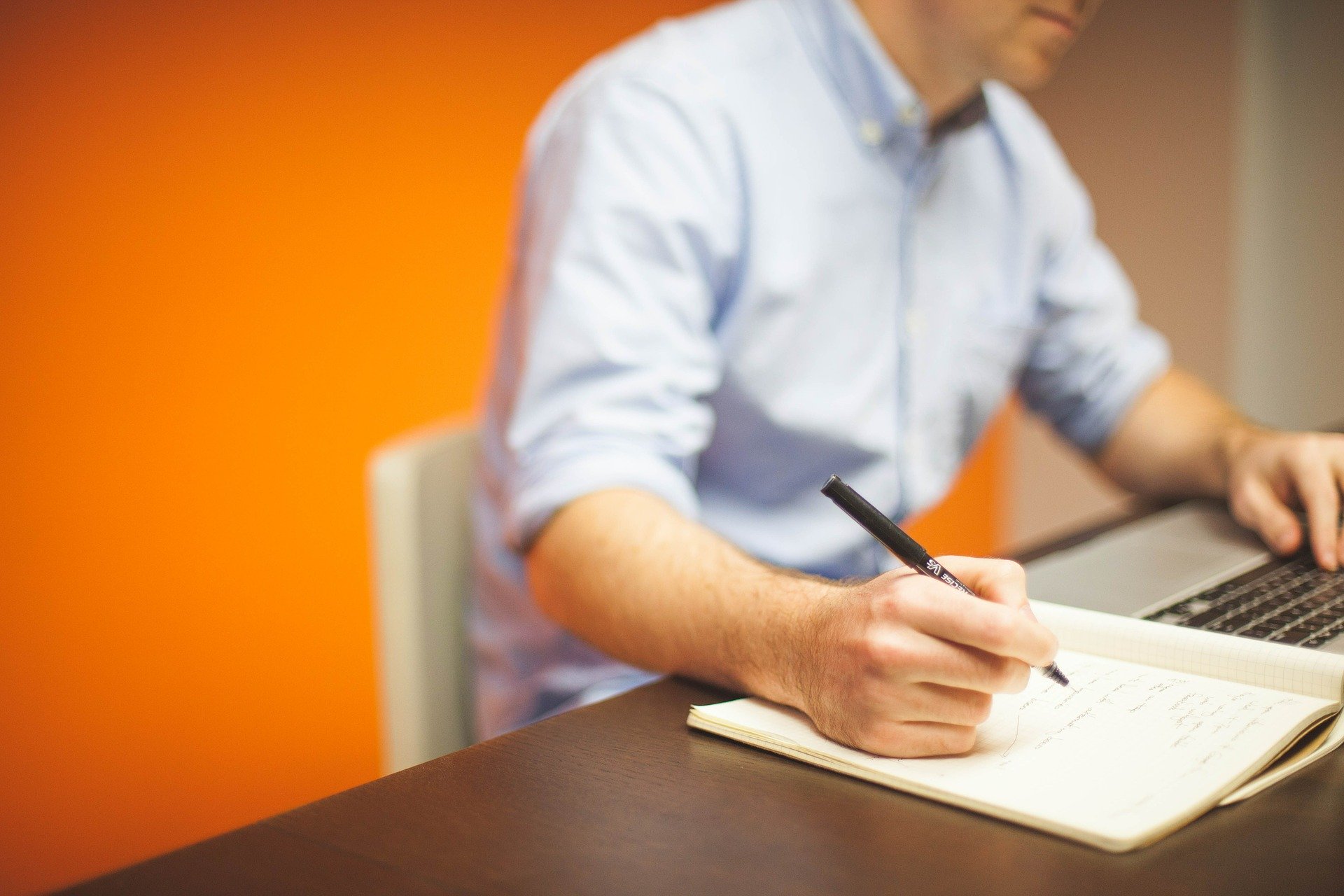 Aprendiendo a tutorizar en la era de la tutorización forzada