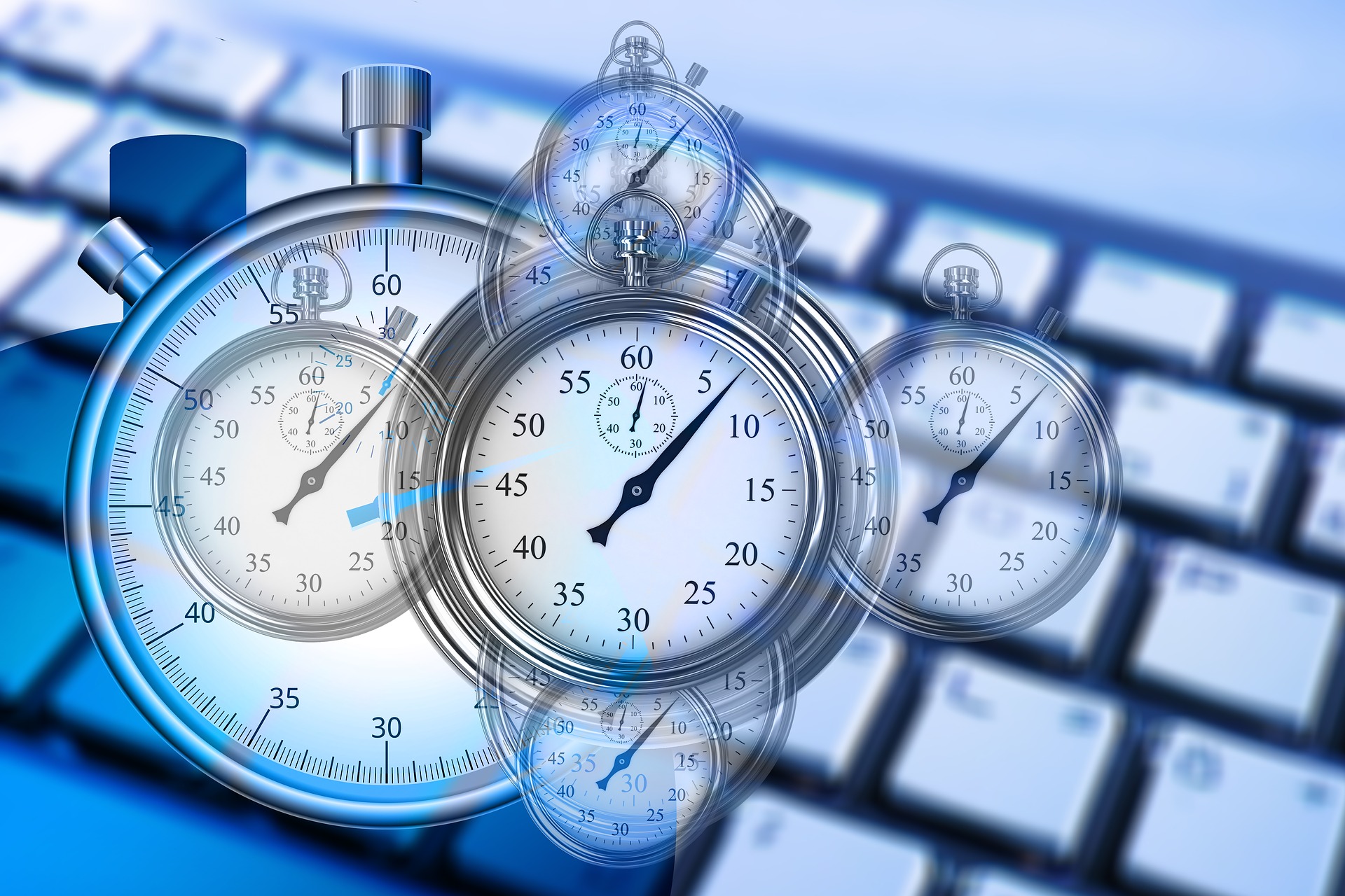 relojes y teclado de ordenador