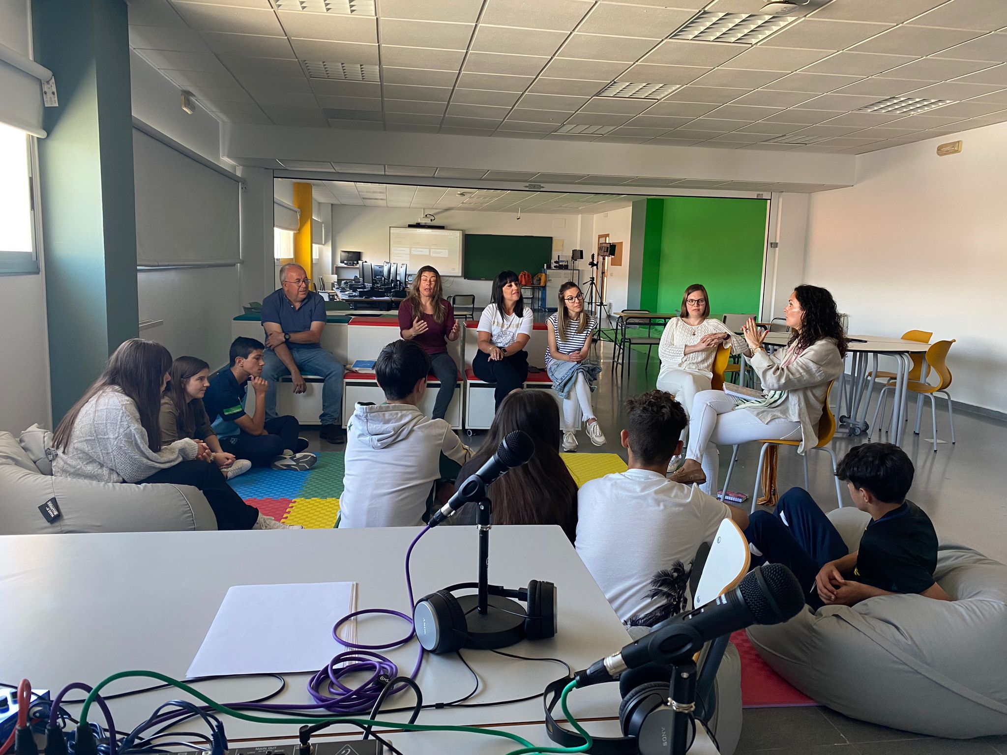 VISITA AL I.E.S.O. VÍA DALMACIA DE MELANIE VAN IESER, PROFESORA VISITANTE.